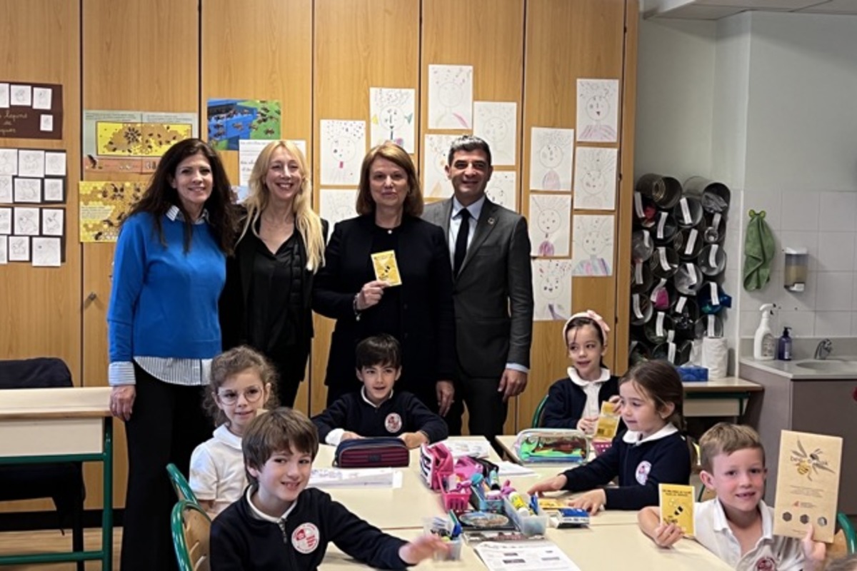 World Bee Day The Prince Albert II of Monaco Foundation and the Department of National Education, Youth and Sports are raising awareness among the youngest children about the preservation of bees
