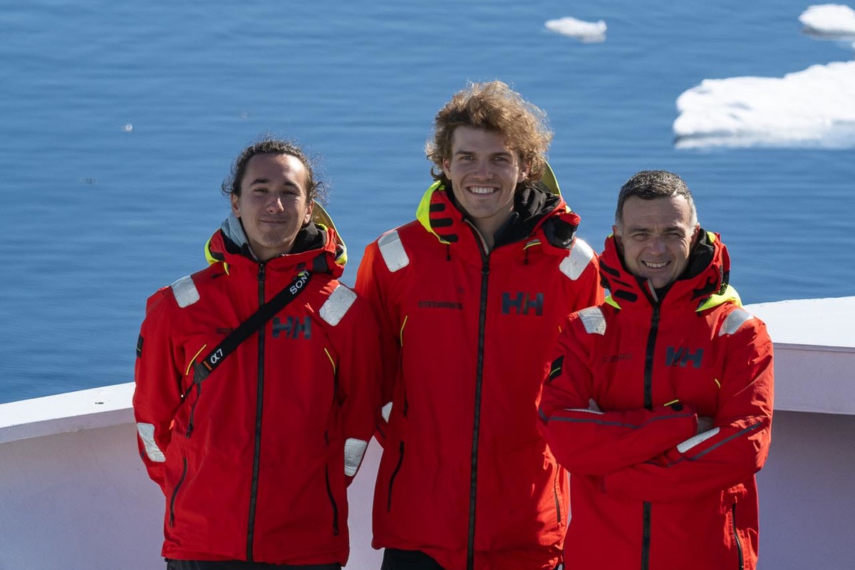 Experiences from the two early-career scientists on the High North24 campaign