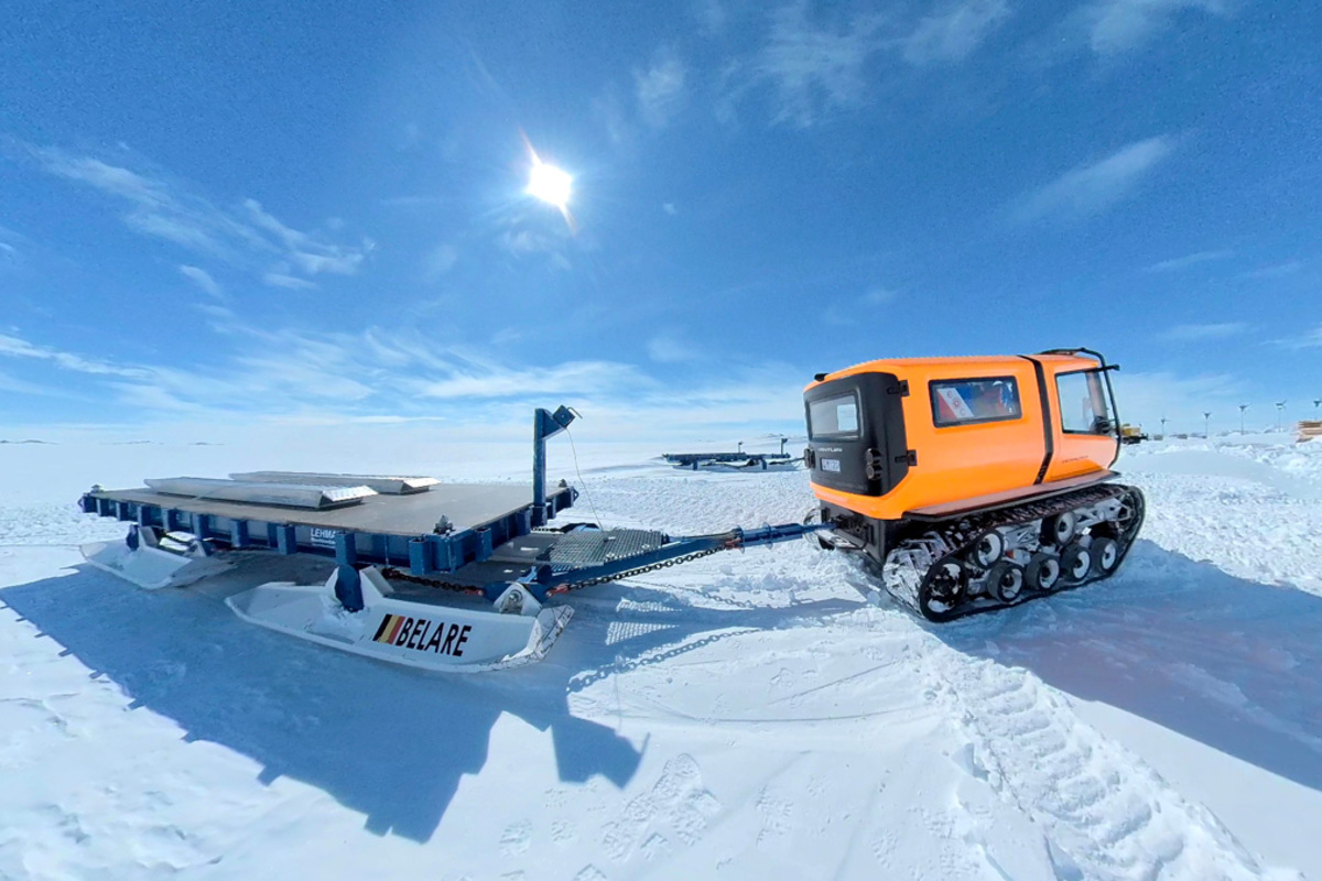 Venturi Antarctica operating in support of Princess Elisabeth Antarctica station